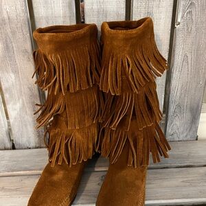 Minnetonka Fringe Heeled Boots - Tan